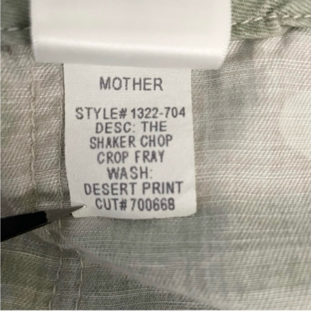 MOTHER The Shaker Chop Crop Fray Pants Camouflage Camo Desert Print - Picture 9 of 9